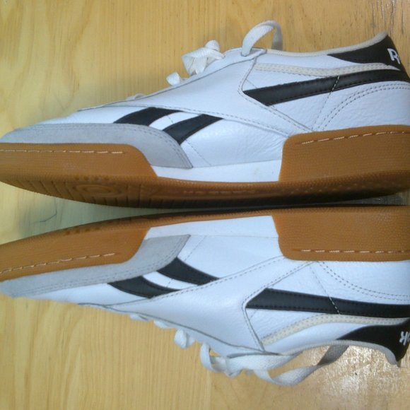 Reebok - Picture 4 of 5